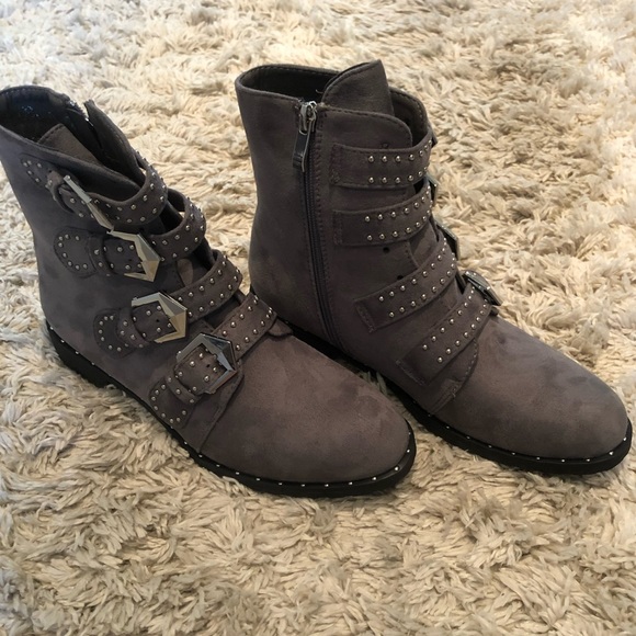 Grey suede silver stud booties - Picture 4 of 5
